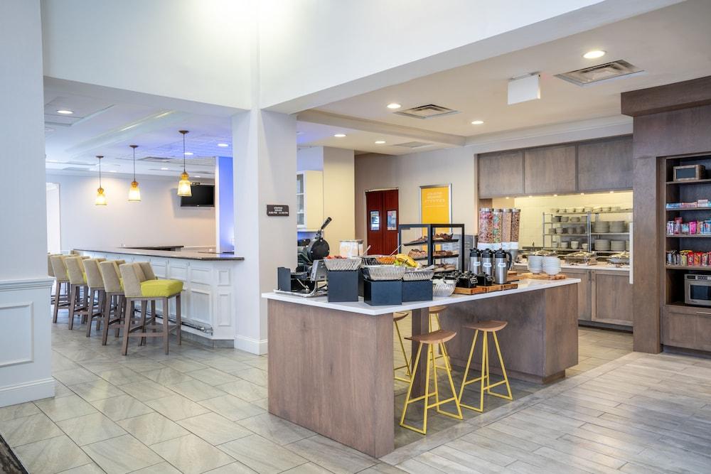 Hilton Garden Inn Richmond Airport Сандстон Экстерьер фото