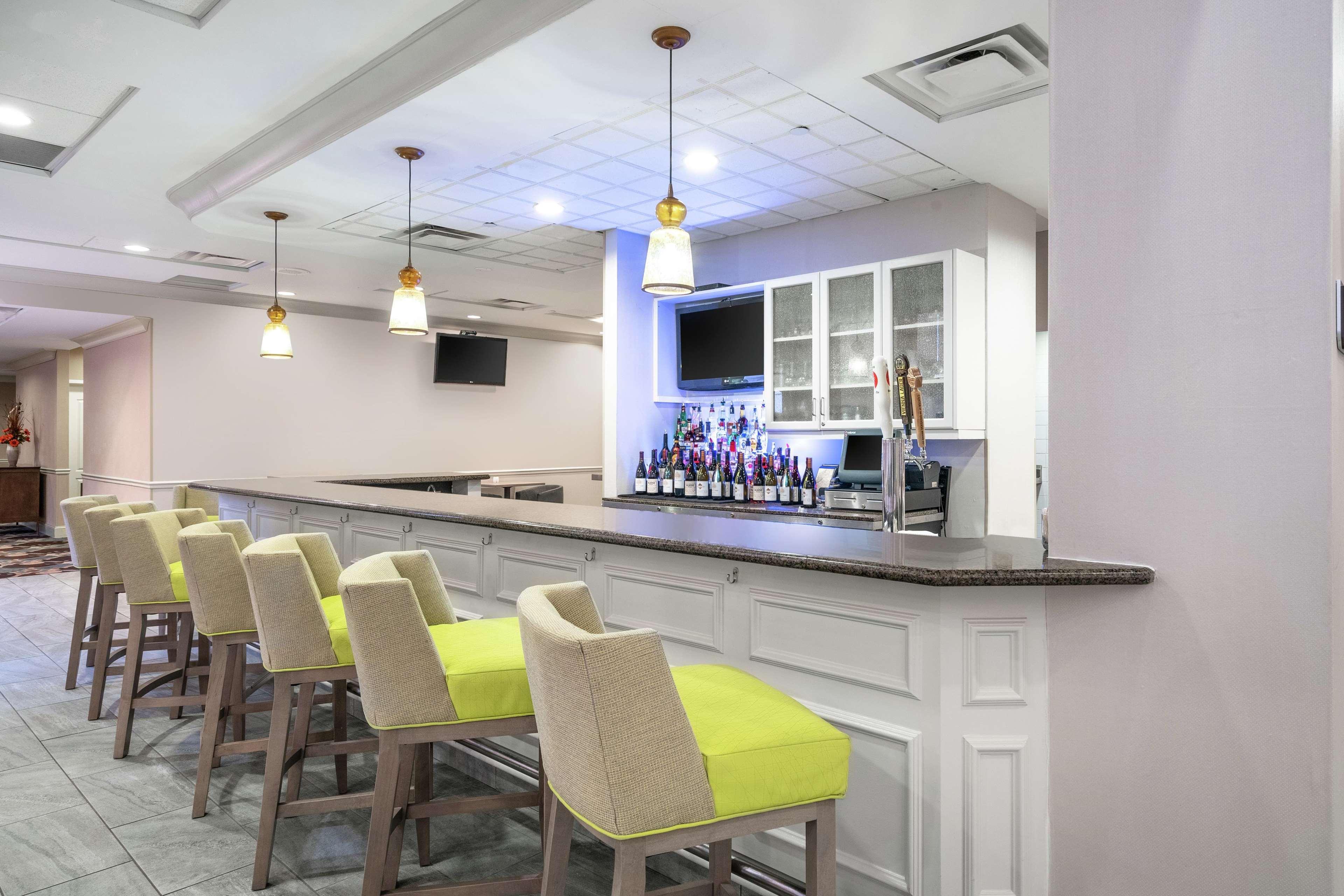 Hilton Garden Inn Richmond Airport Сандстон Экстерьер фото