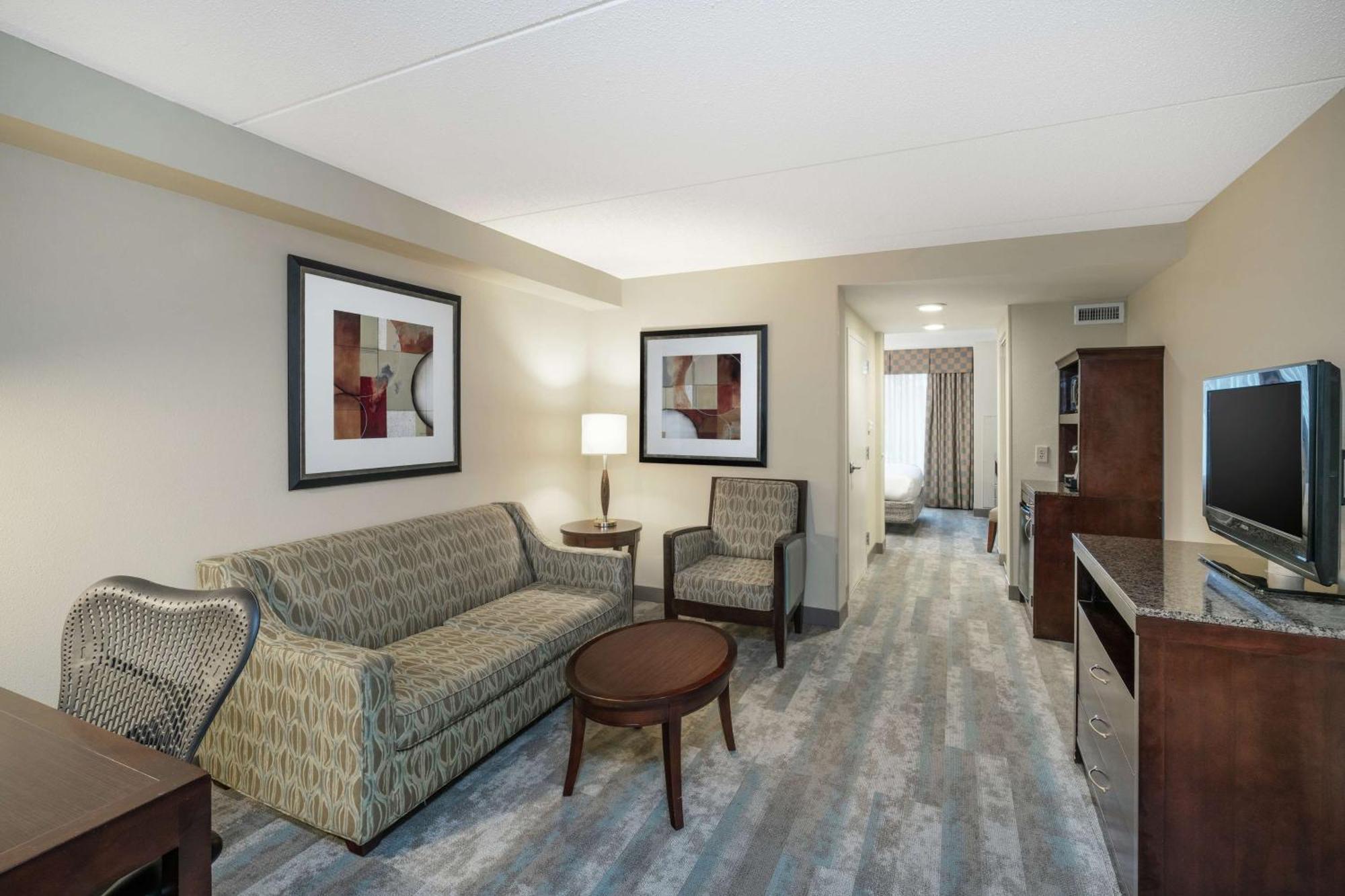 Hilton Garden Inn Richmond Airport Сандстон Экстерьер фото
