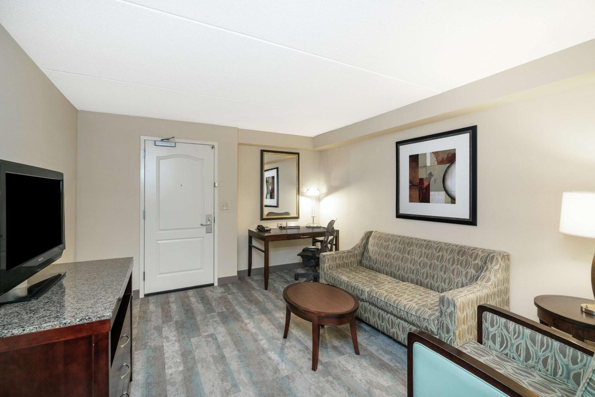 Hilton Garden Inn Richmond Airport Сандстон Экстерьер фото