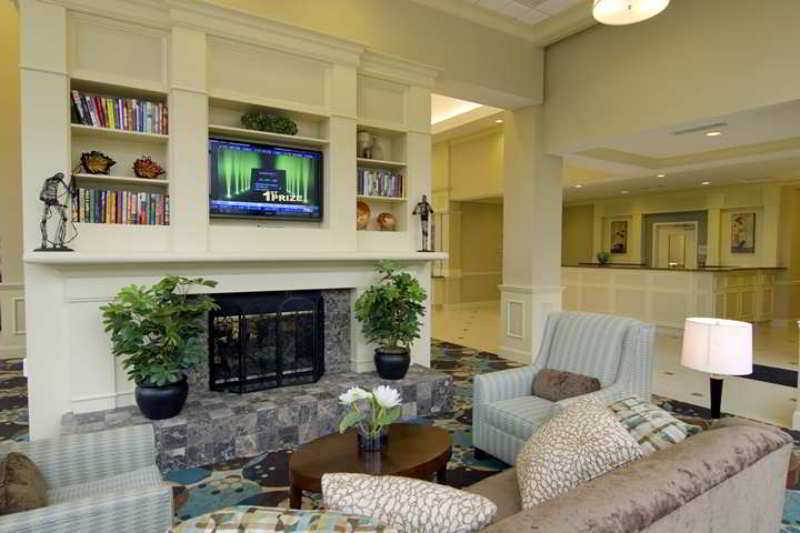 Hilton Garden Inn Richmond Airport Сандстон Экстерьер фото