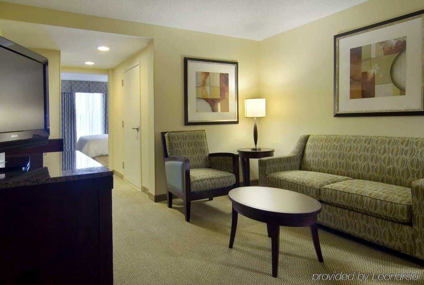 Hilton Garden Inn Richmond Airport Сандстон Экстерьер фото